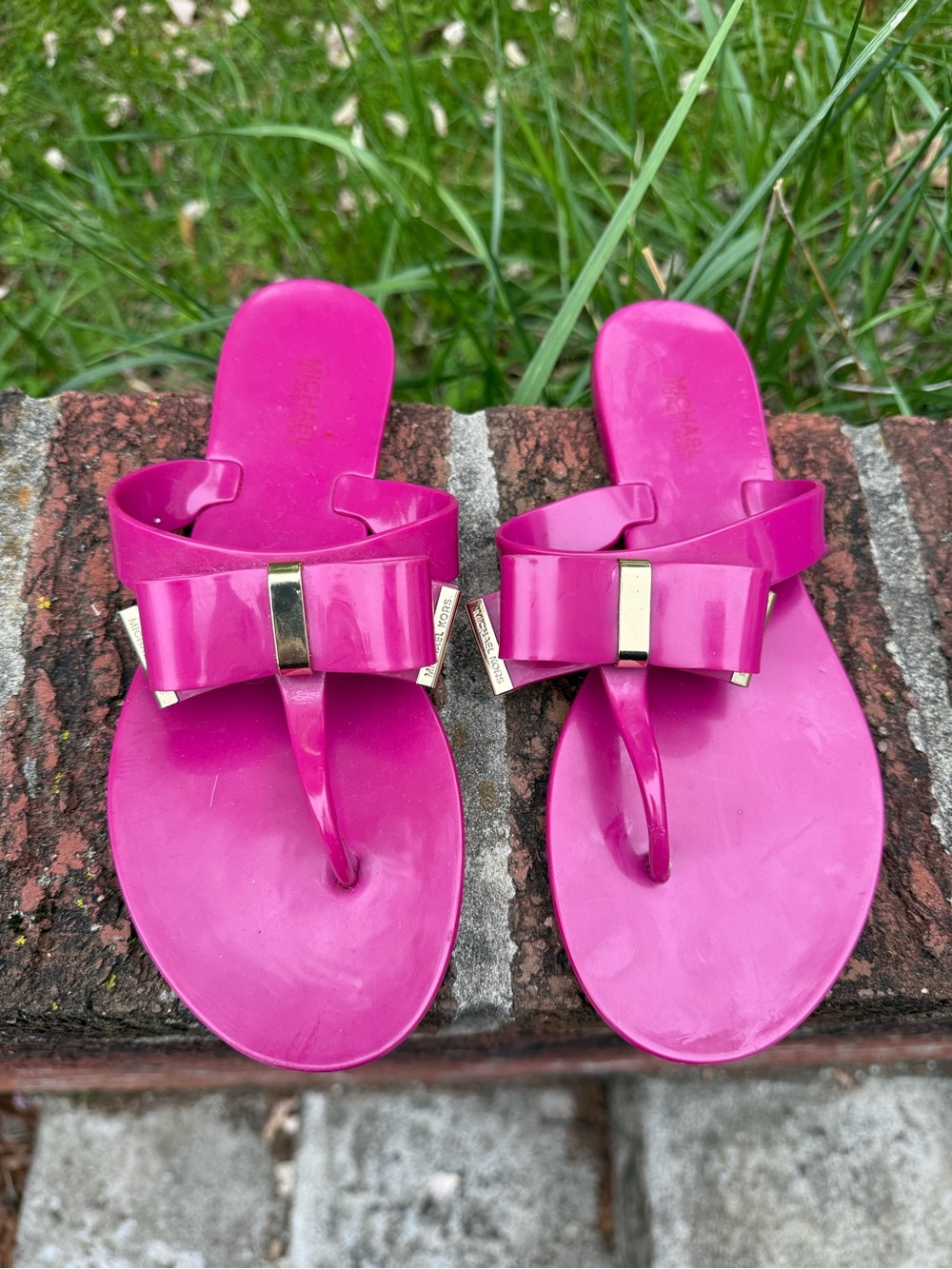 Michael Kors Pink Jelly Bow Sandals with Gold Hardware Size 7